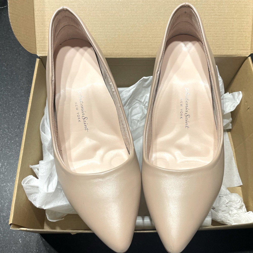 Antonia Saint NY excellent condition nude pumps size 8